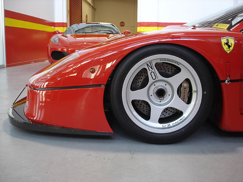Illustration for article titled Ferrari F40 LM: Supercar Teardown